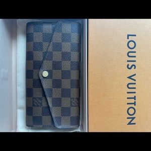 Authentic Louis Vuitton Sarah Wallet